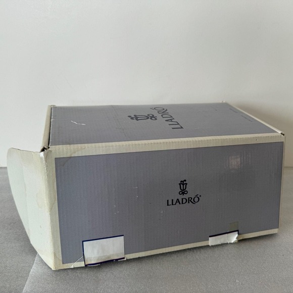 Lladro Concertina Boy 05695 Figurine Playing Accordian Jester Clown Figurine - Picture 4 of 10